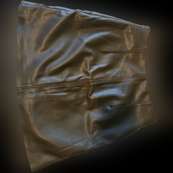 Faux Leather green Mini skirt Dynamite - size small (US 4) - Picture 3 of 6
